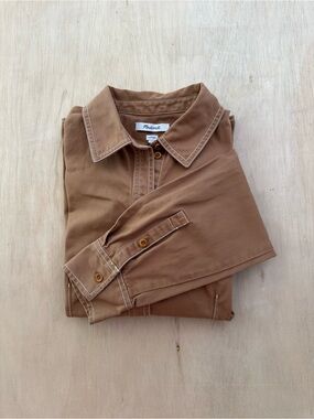 Madewell Darted Button-Up Shirt in Chino Fallen Timber Brown Fitted Size 8